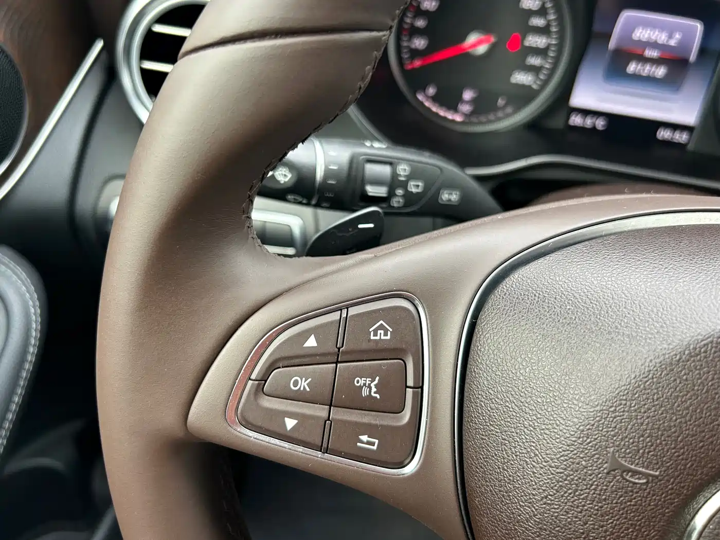 Mercedes-Benz GLC 2017 GLC 300 4MATIC Dynamic фото 28