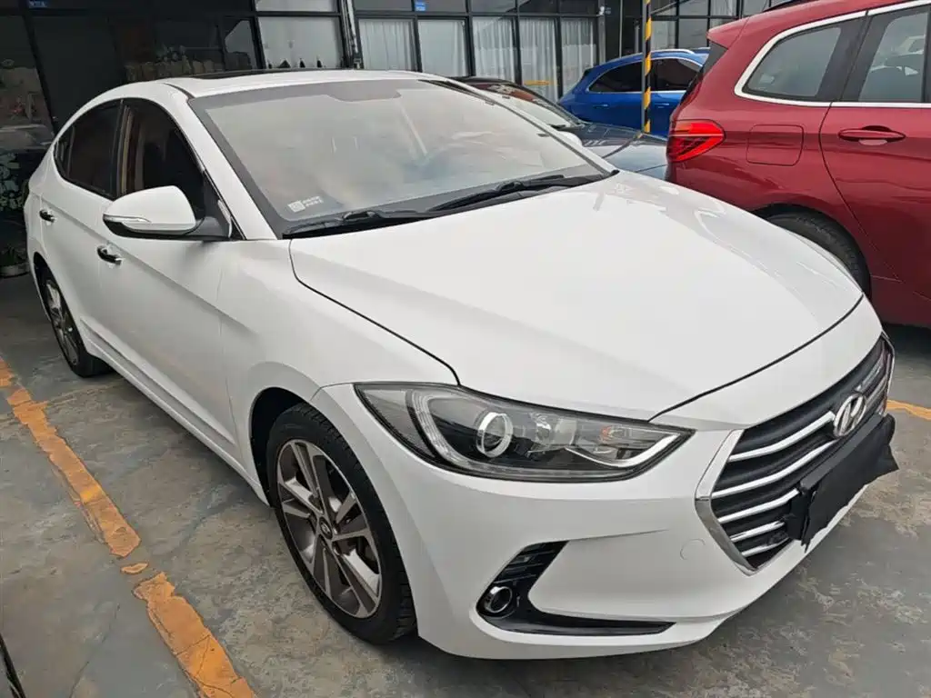 Hyundai Elantra 2016 Model 1.6L Automatic Smart Elite фото 4