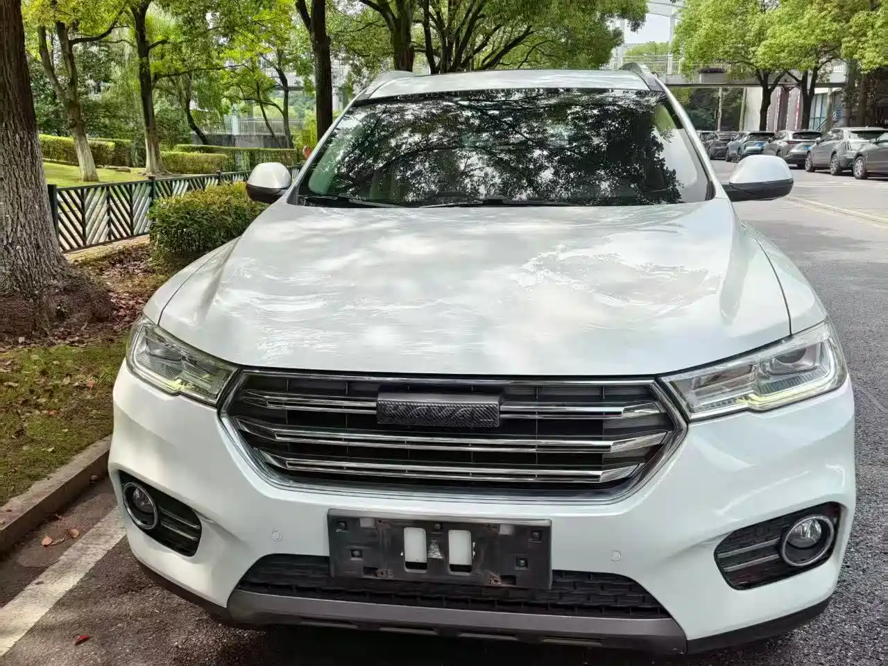 Photo 1 - Haval H6