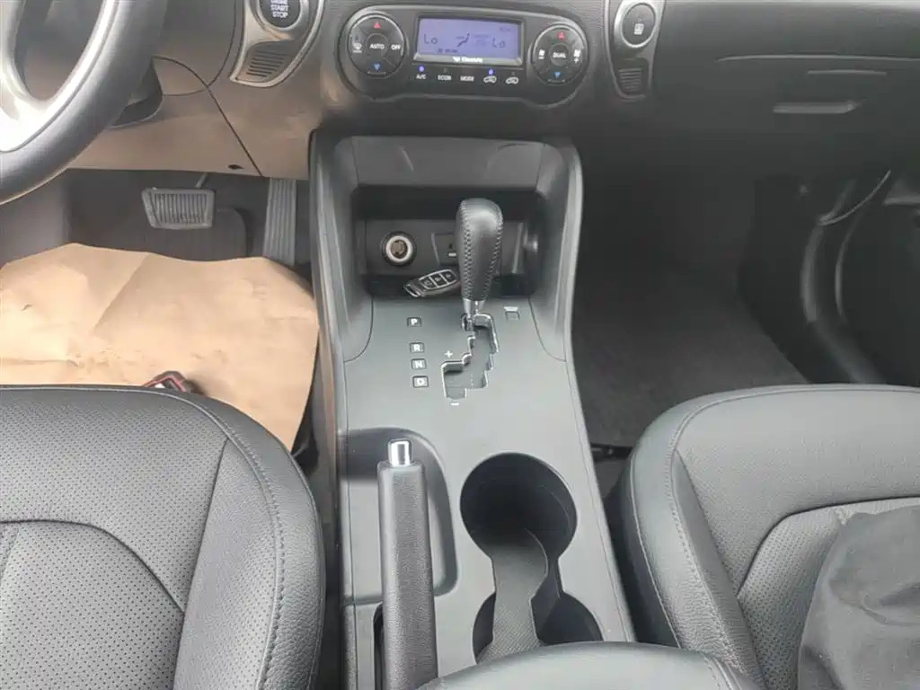 Hyundai Beijing Hyundai ix35 2013 2.0L Auto 2WD Smart GLS China IV фото 14
