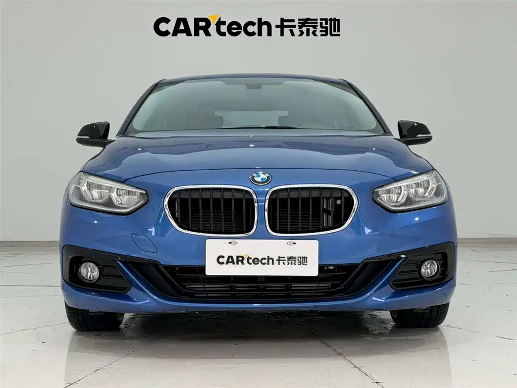 BMW 1 Series 2017 118i Sport фото 3