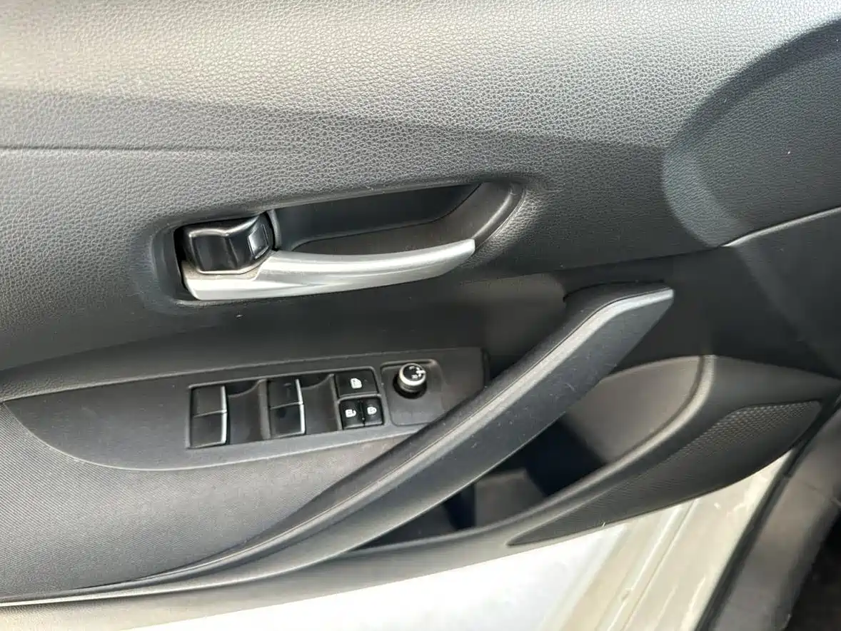 Toyota Levin 2023 Smart Hybrid 1.8L Luxury фото 5