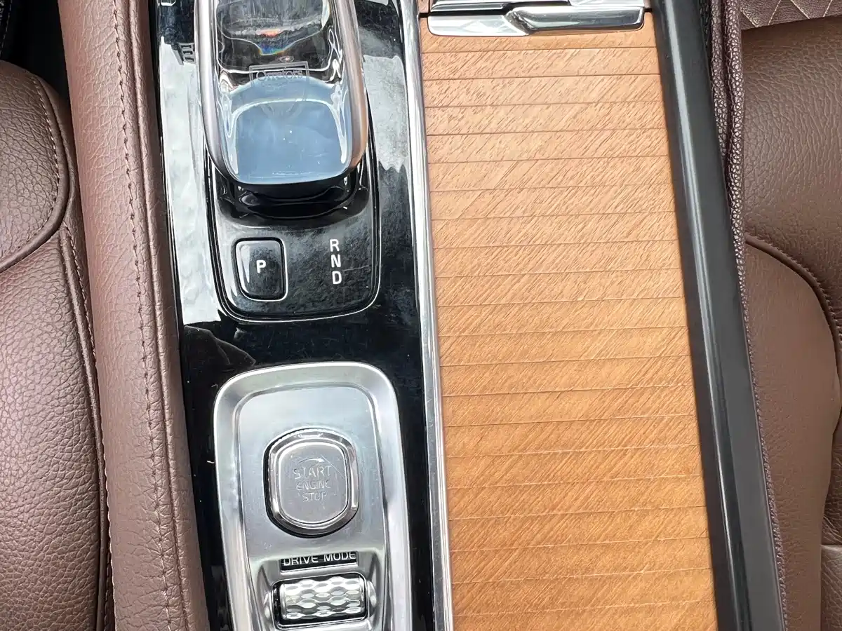 Фото 26 - Volvo S90
