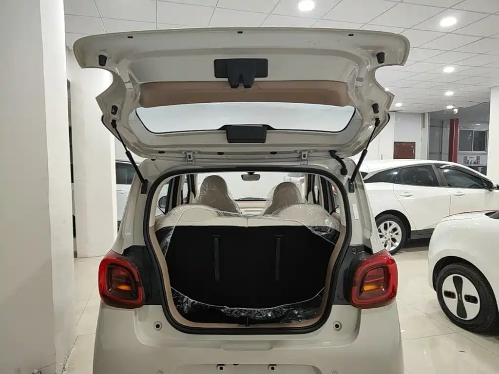 Wuling Motors Hongguang MINIEV 2026 2025 4-Door Advanced