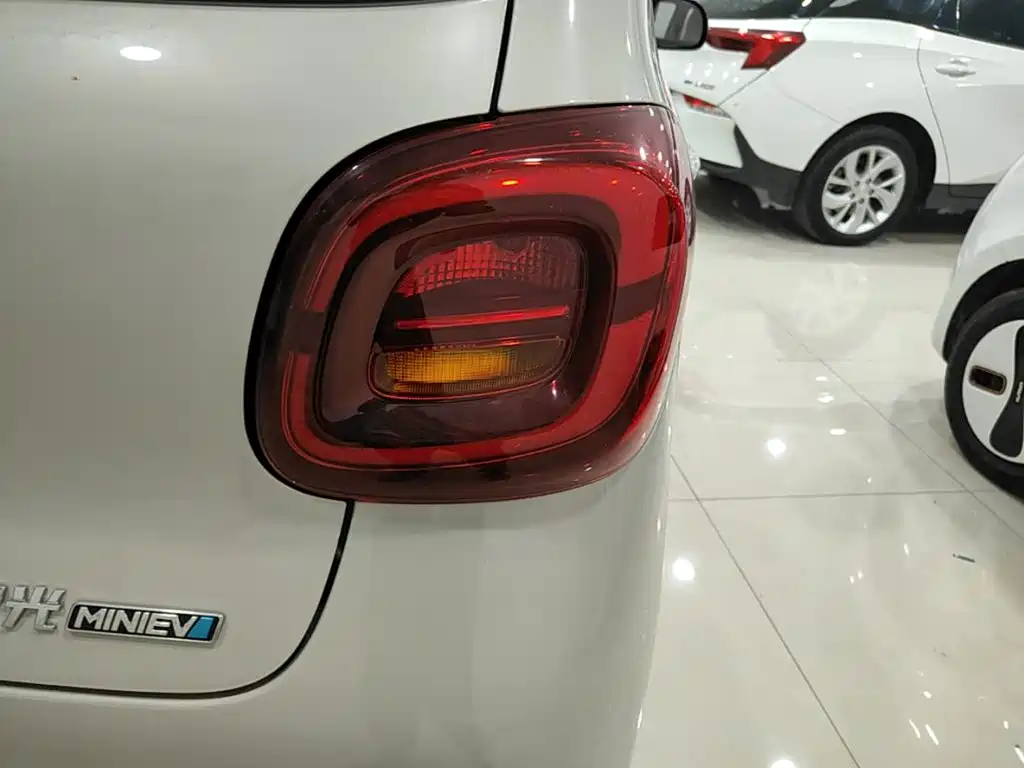 Wuling Motors Hongguang MINIEV 2026 2025 4-Door Advanced