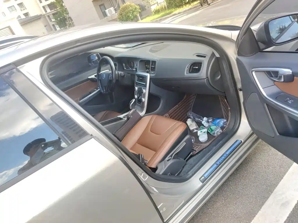 Фото 18 - Volvo S60
