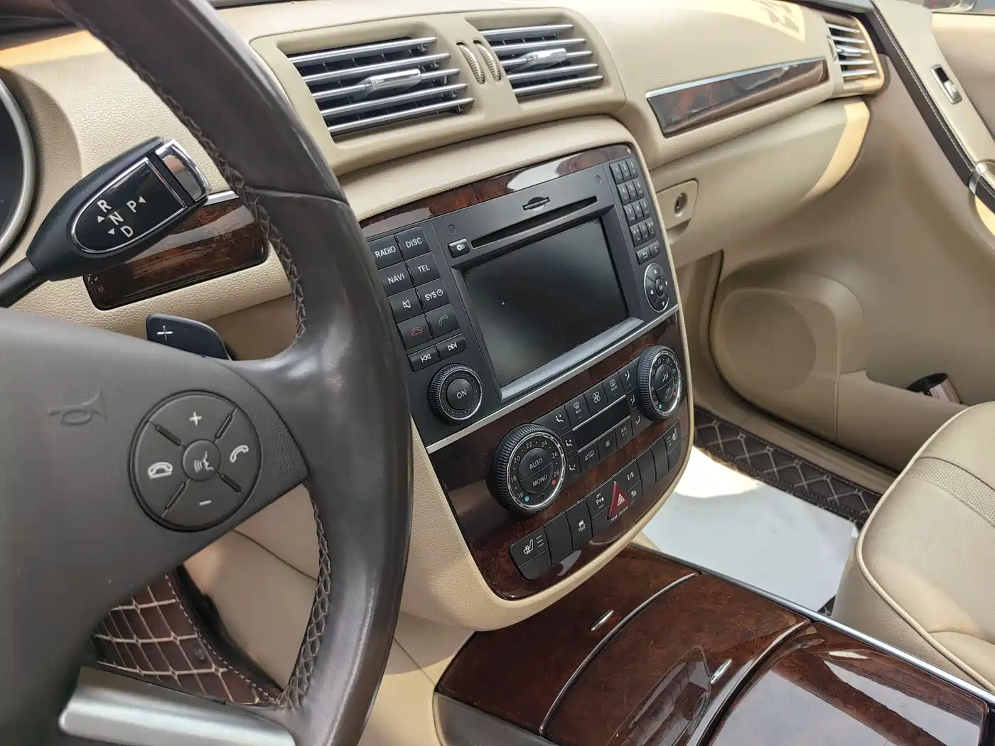 Mercedes-Benz R-Class 2011 R 350 L 4MATIC фото 5