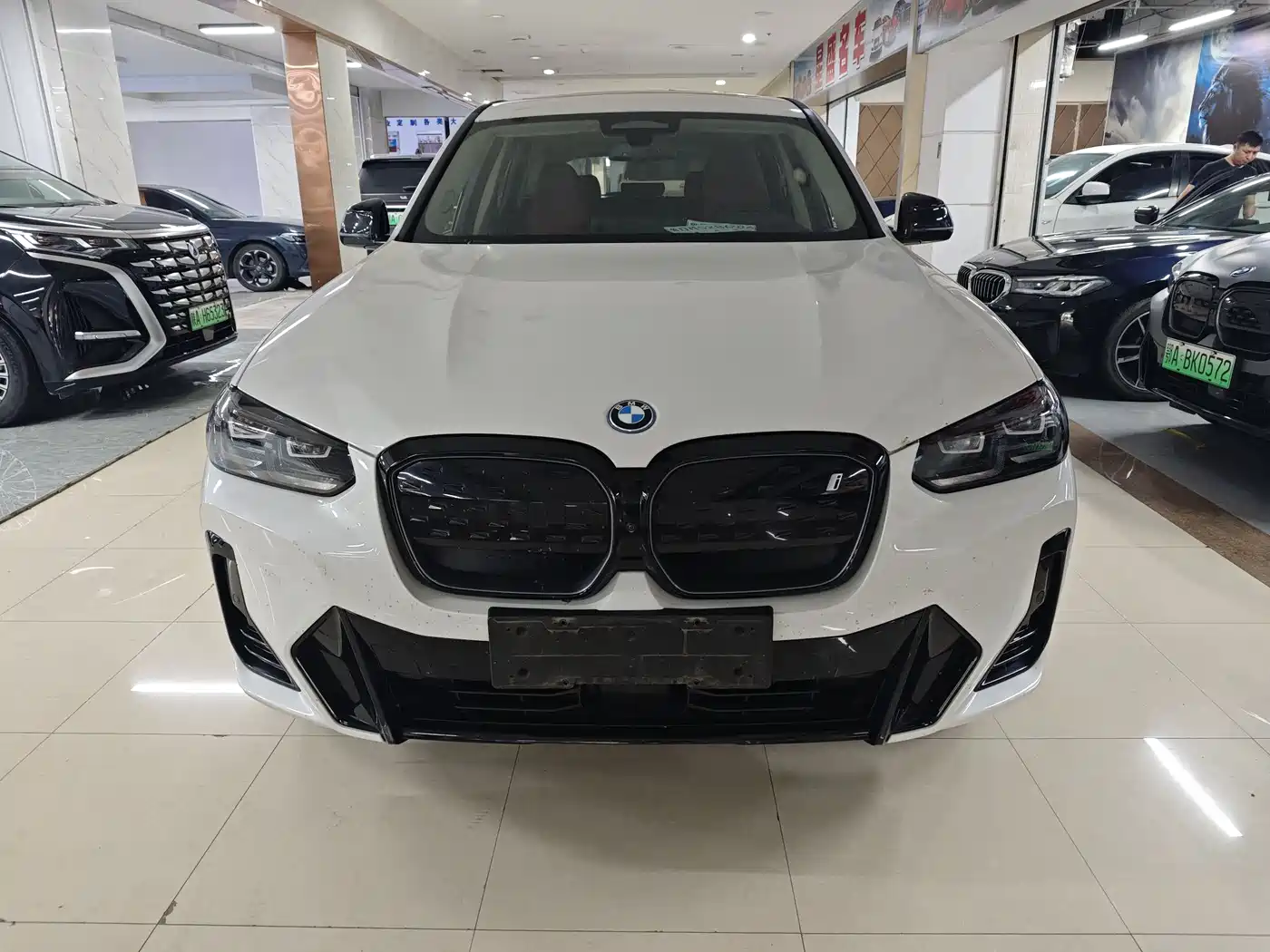 Фото 2 - BMW iX3