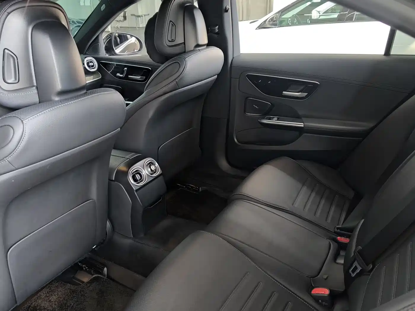 Mercedes-Benz C-Class 2023 Facelift C 260 L Sport Edition фото 12