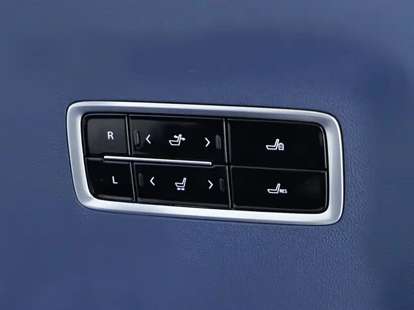 Buick Century 2023 2023 2.0T 6-Seat World Edition