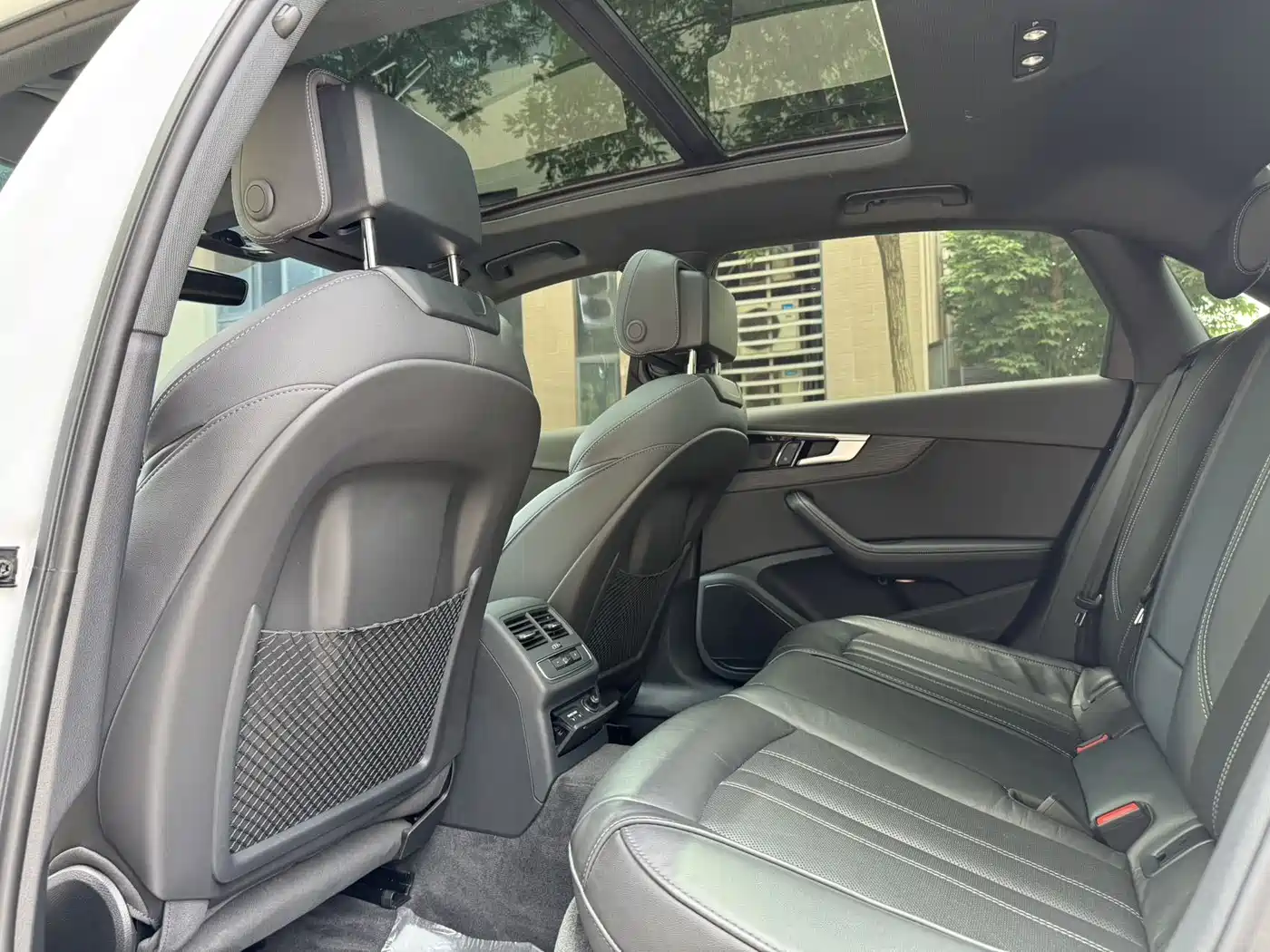 Audi A4L 2023 40 TFSI Luxury Sport фото 6
