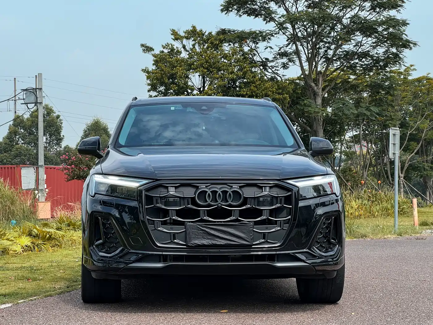 Photo 2 - Audi Q7
