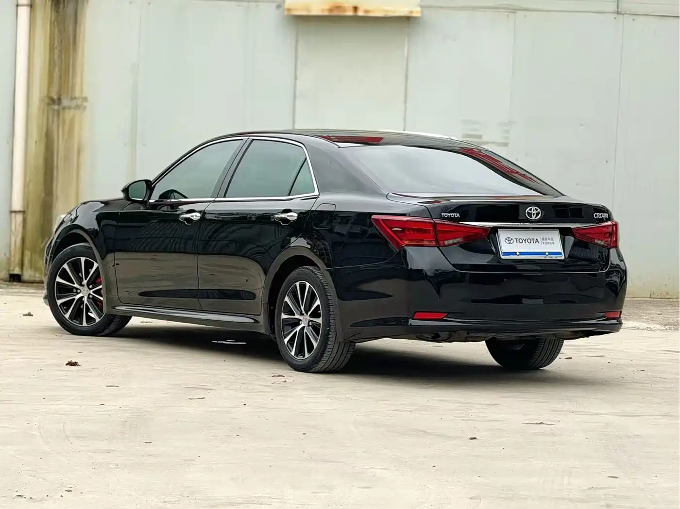 Toyota Crown 2015 2.0T Fashion фото 4