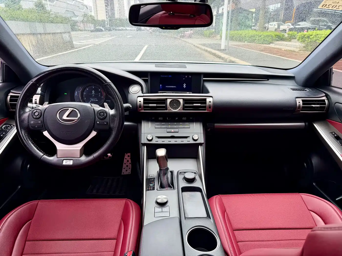 Lexus IS 2015 200t F SPORT фото 21
