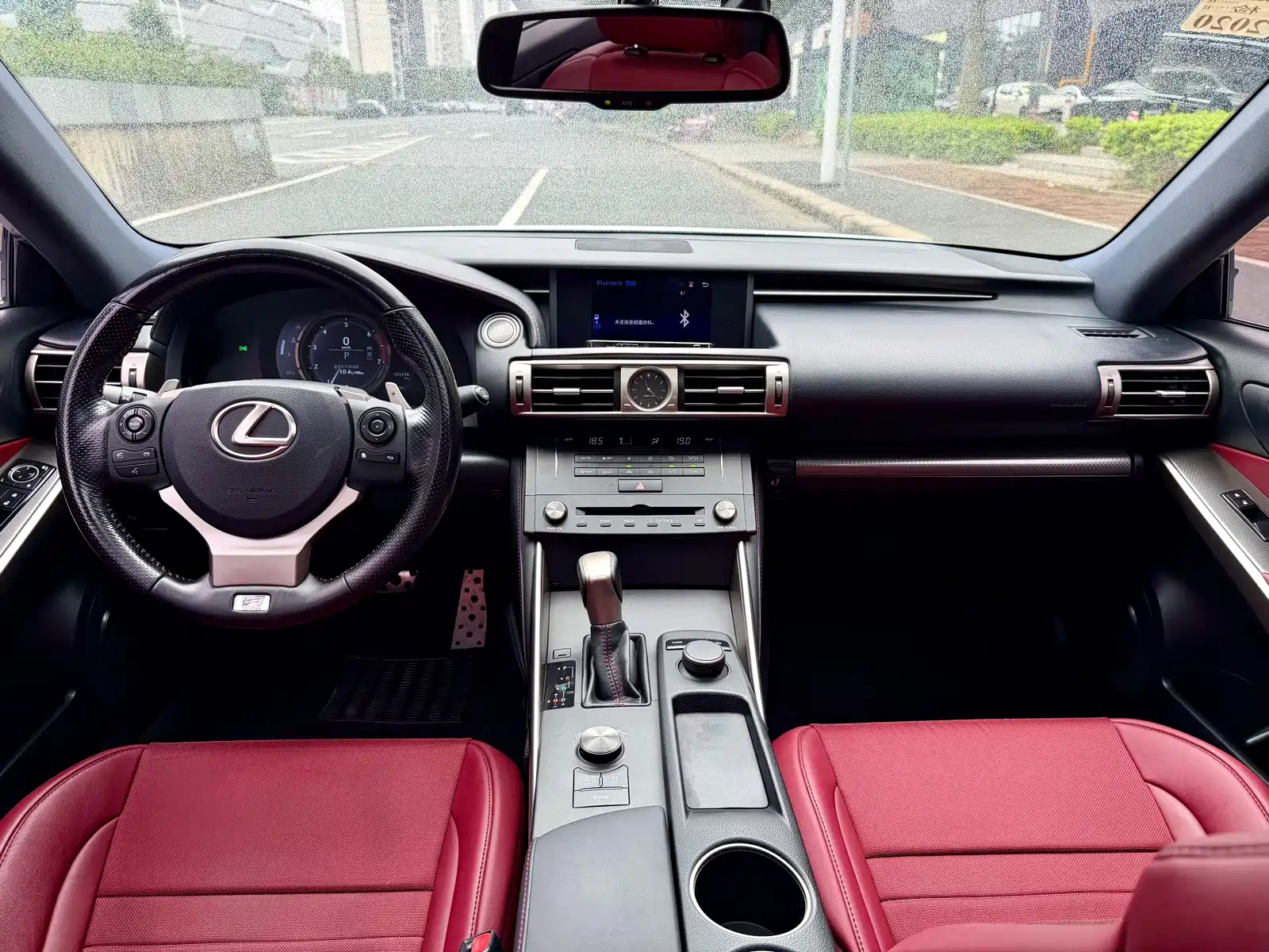 Фото 21 - Lexus IS