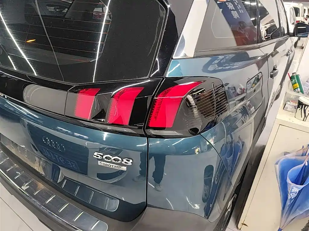 Peugeot 5008 2017 380THP 5-Seat Elite Edition фото 8