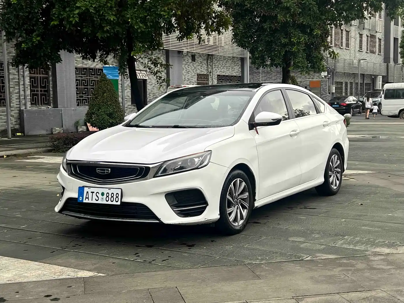 Фото 2 - Geely Binrui