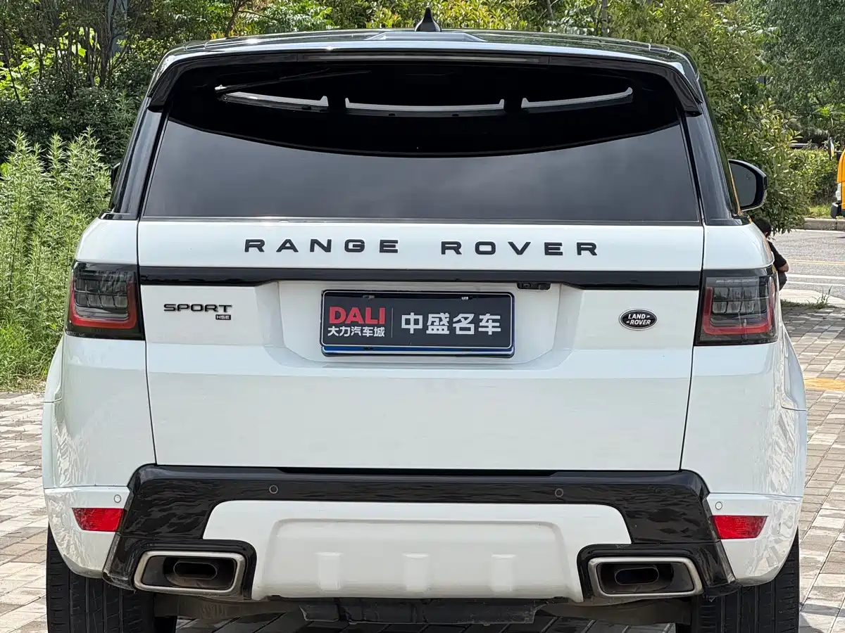 Land Rover Range Rover Sport 2021 3.0 L6 Gloss Black Edition фото 5
