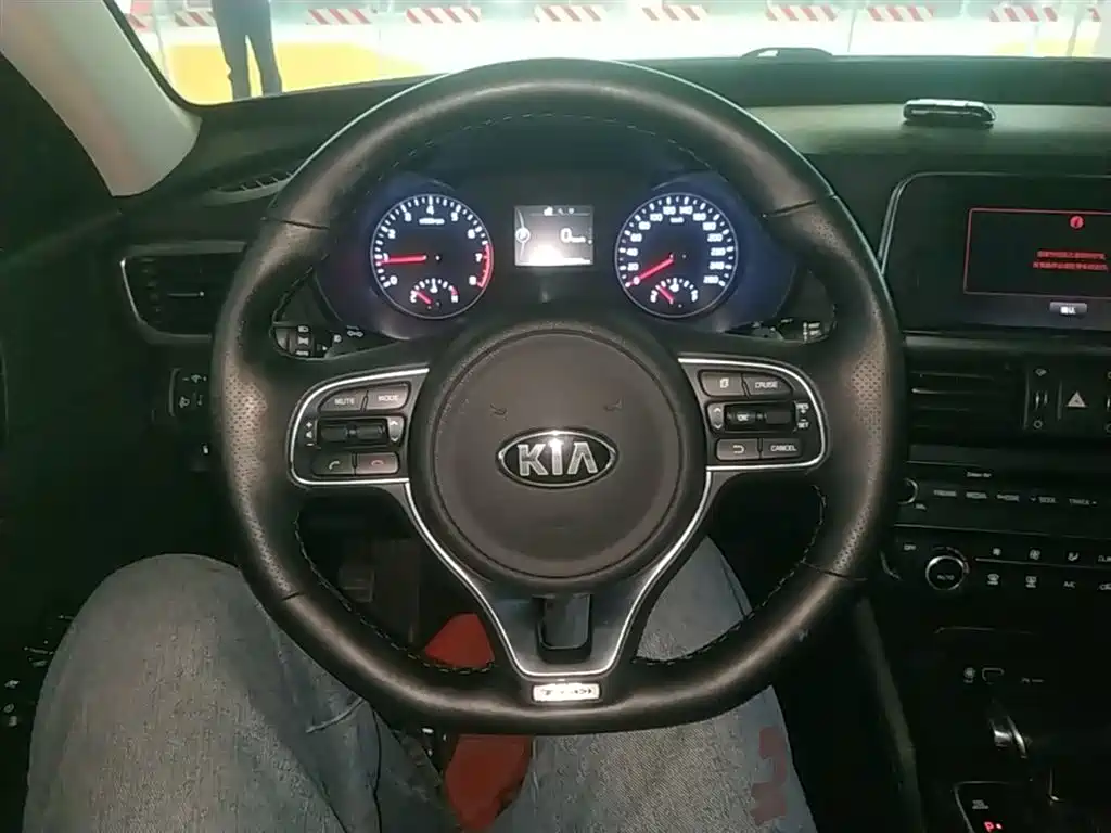 Kia K5 2016 1.6T Automatic LUX фото 11