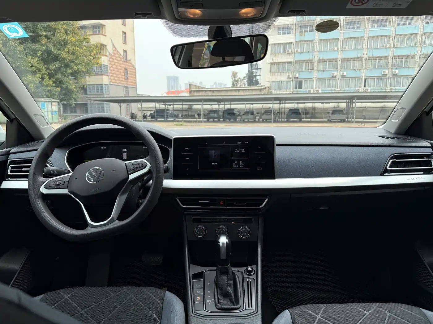 Volkswagen Lavida 2023 1.5L Auto Delight Edition фото 6