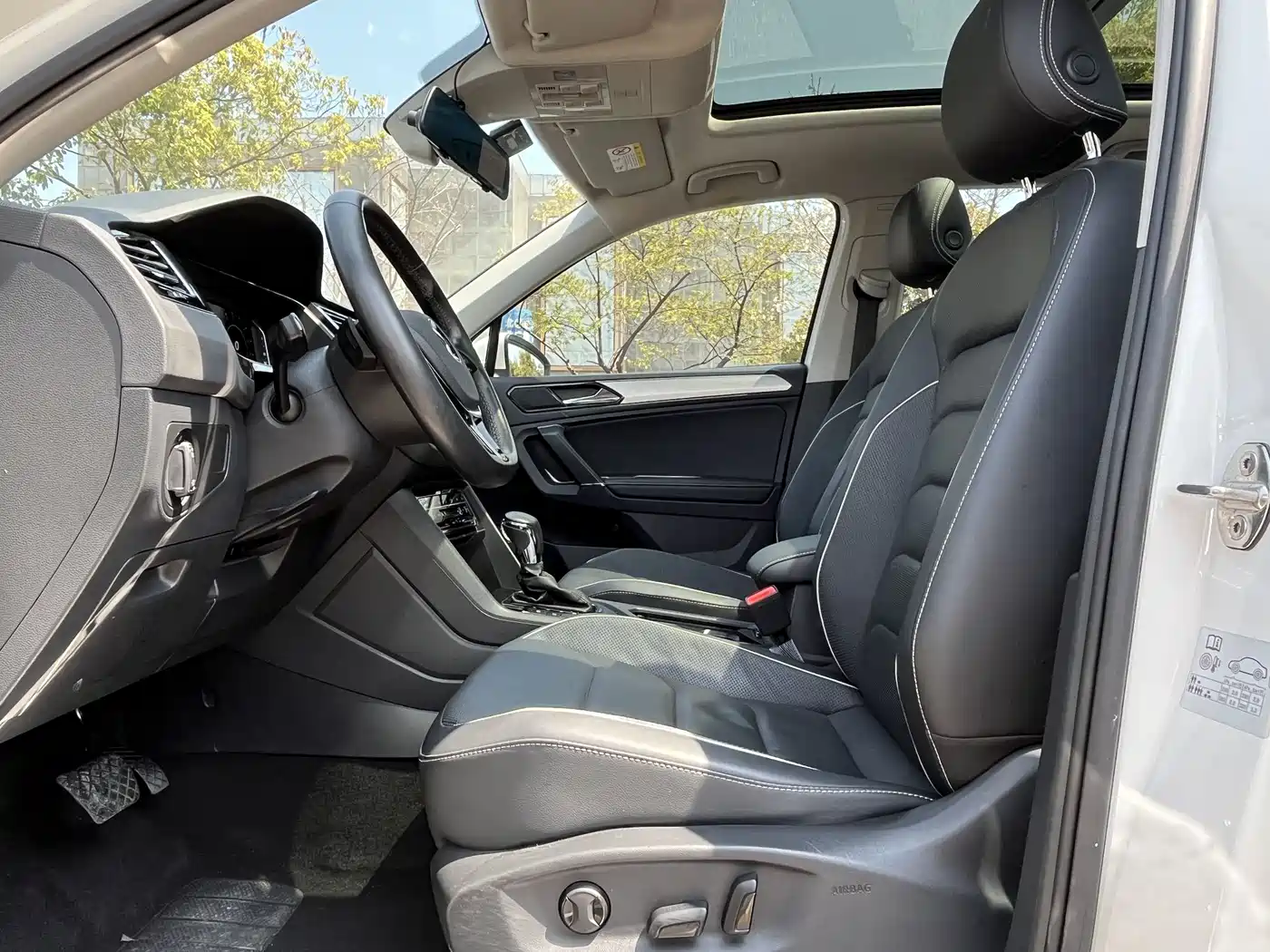 VOLKSWAGEN TIGUAN L NEW ENERGY