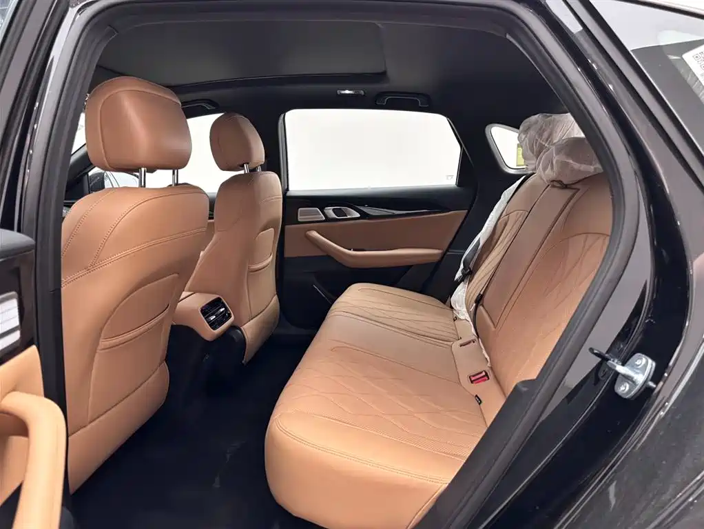 Geely Galaxy Galaxy A7 2025 EM-i 150km Explorer+ Edition фото 9