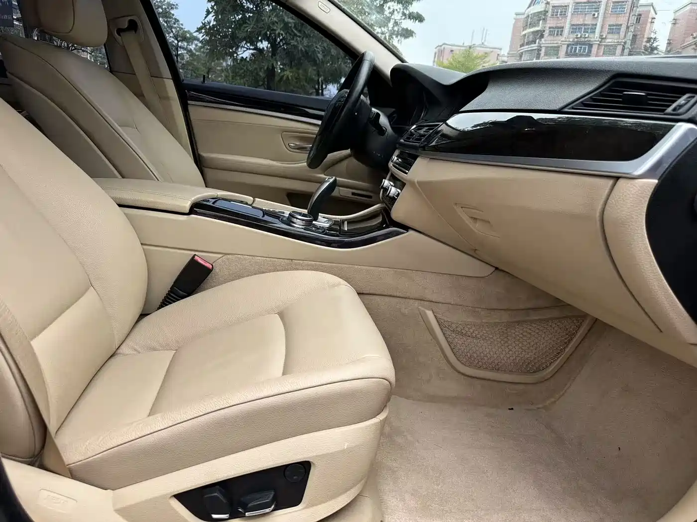 BMW 5 Series 2013 525Li Luxury фото 8