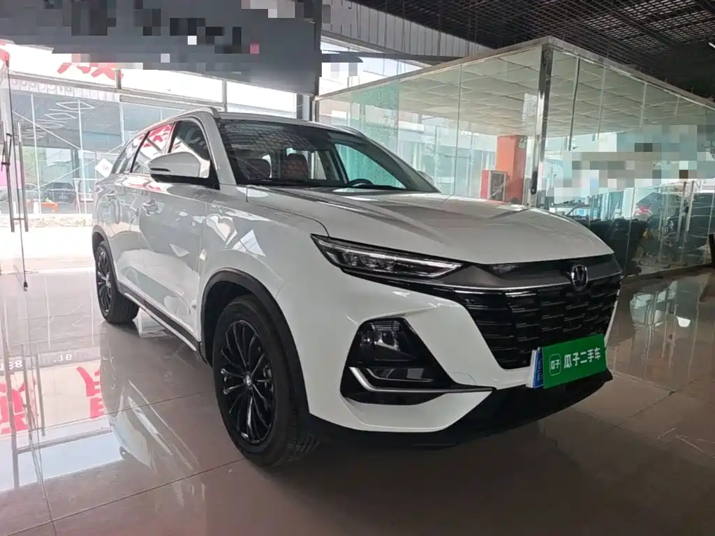 Фото 4 - Changan CS75