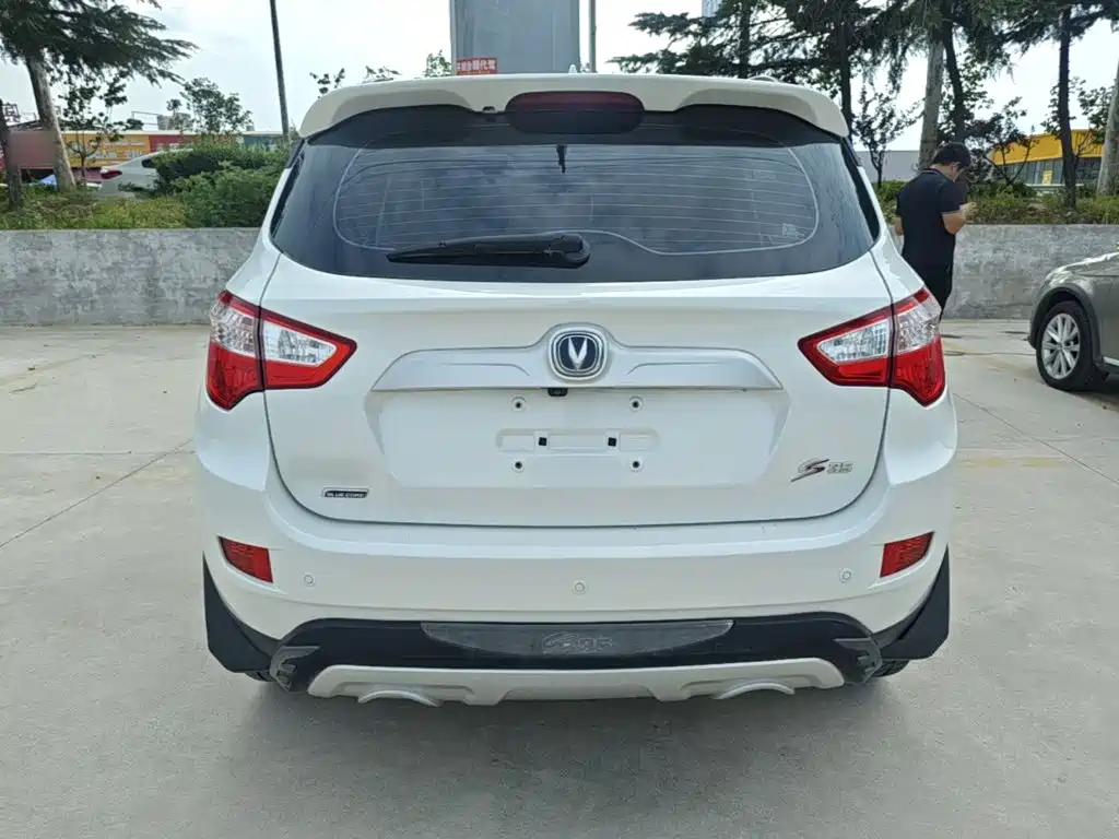 Фото 6 - Changan CS35