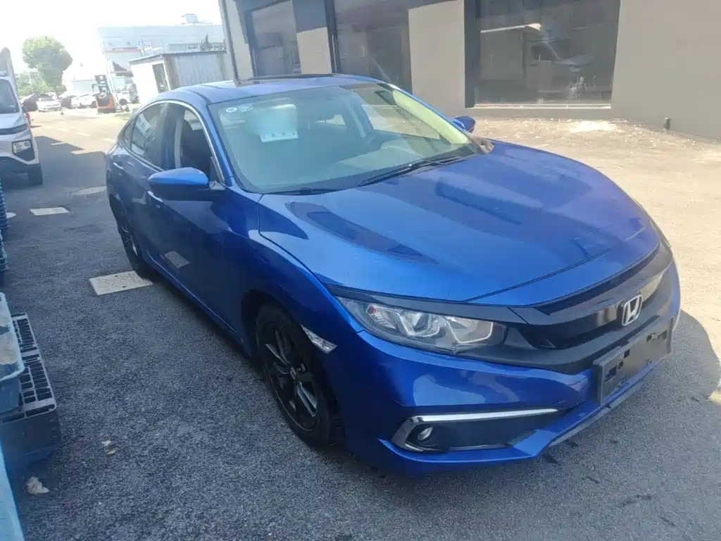 Фото 4 - Honda Civic