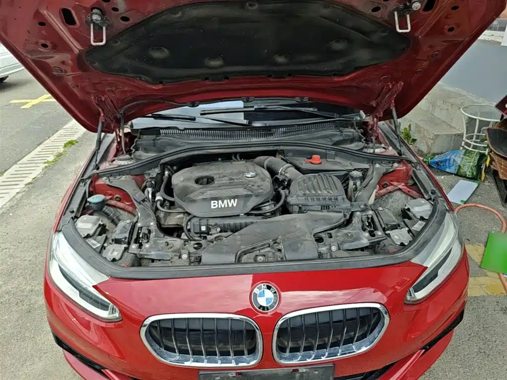 BMW 1 Series 2018 118i Sport Edition фото 20