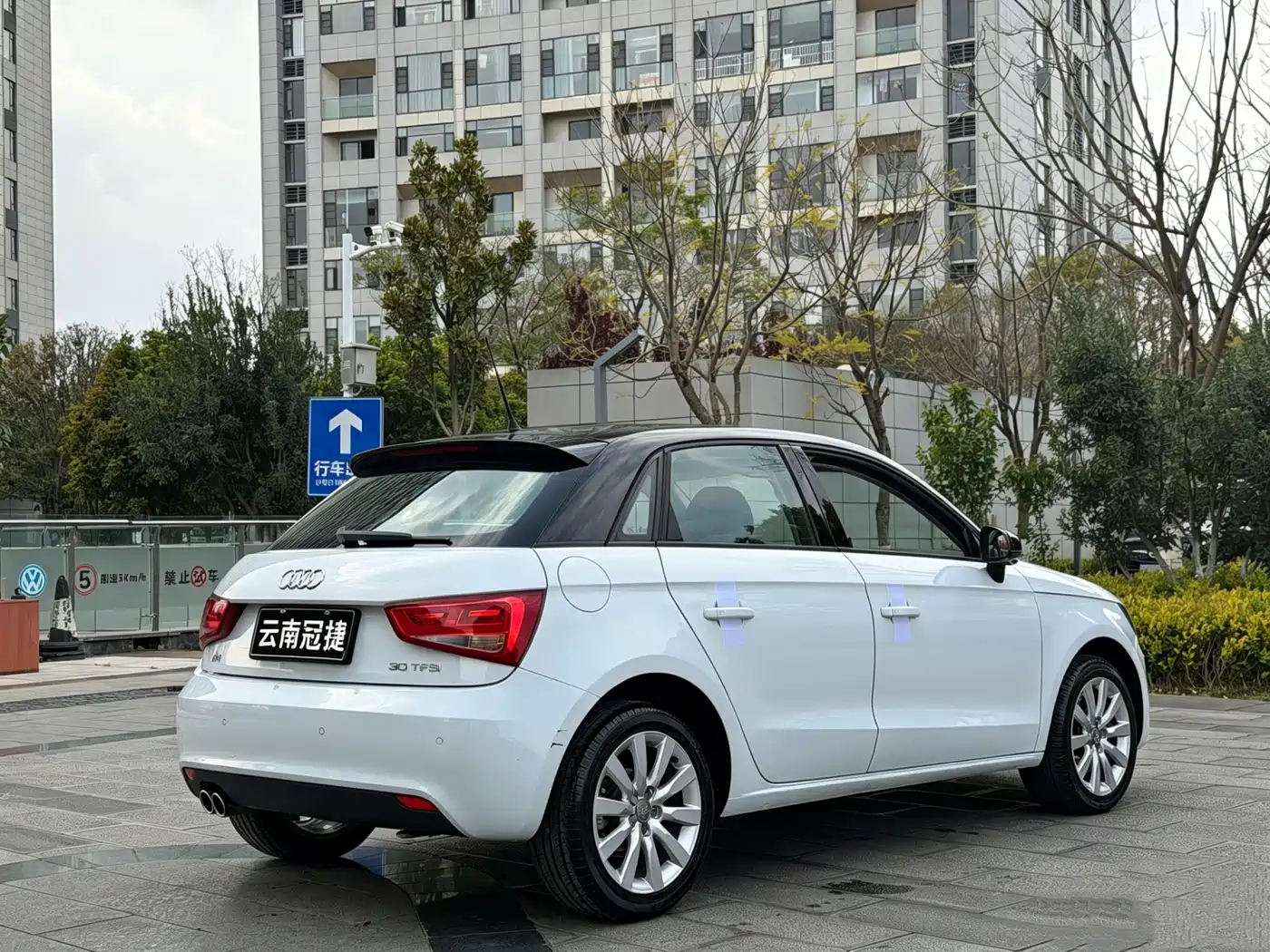 Audi A1 2014 30 TFSI Sportback Comfort фото 7