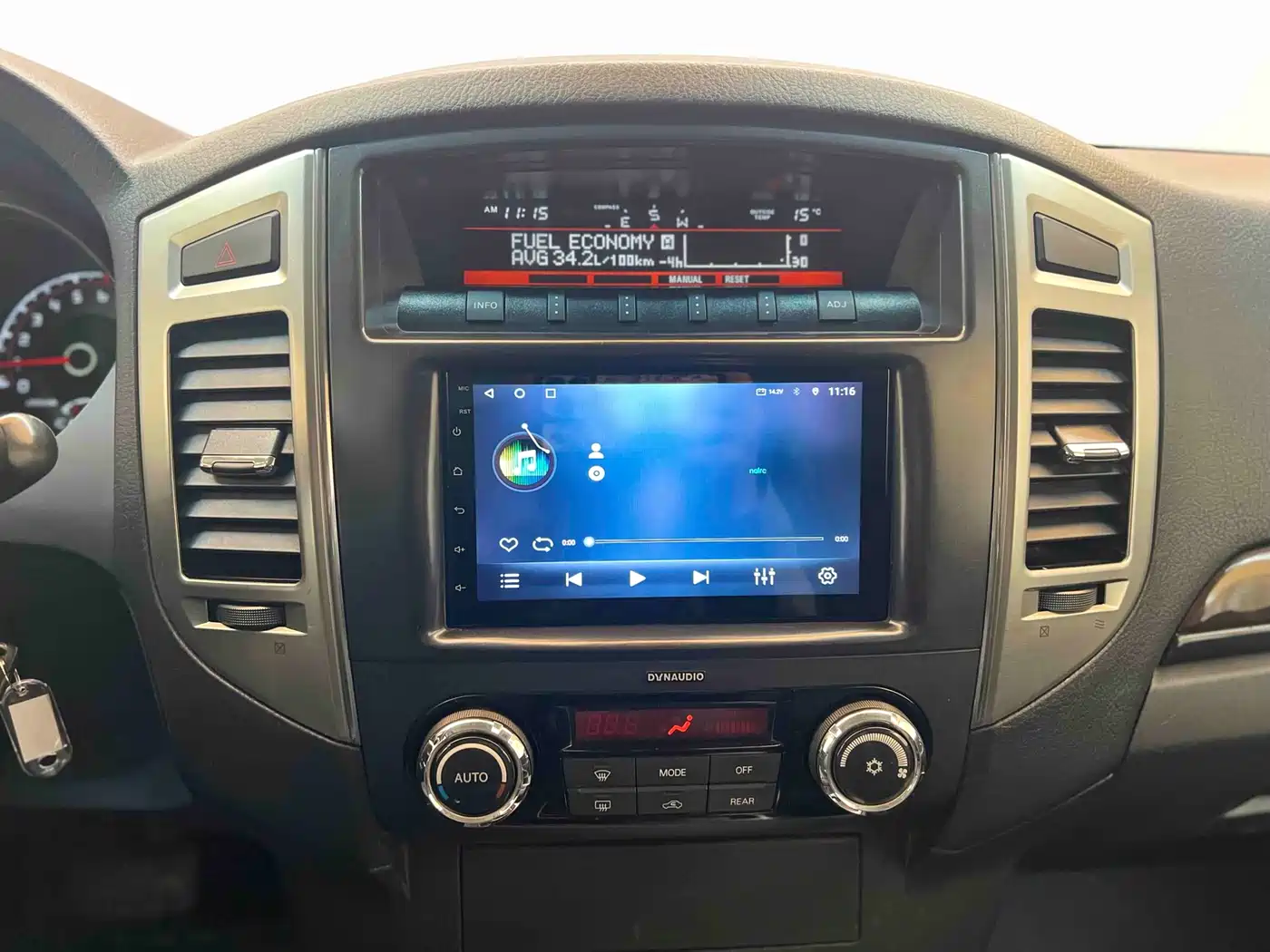Mitsubishi Pajero (Import) 2016 3.0L Automatic Premium (China V) фото 17