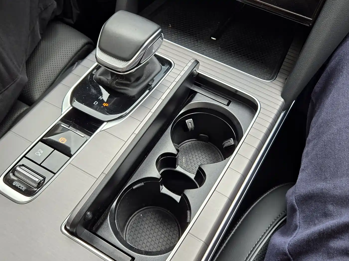 Hongqi HS7 PHEV 2024 2.0T PHEV AWD Flagship 6-Seater фото 16