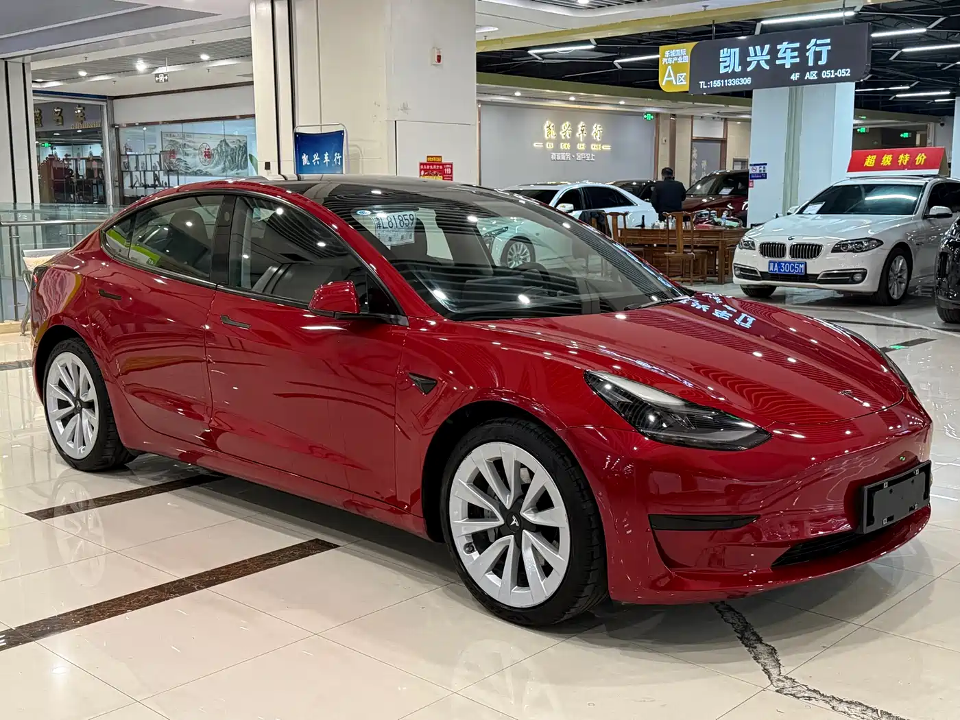 TESLA MODEL 3