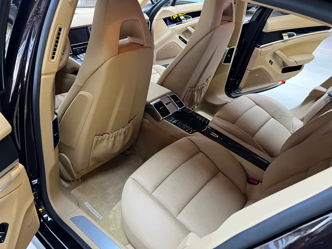 Porsche Panamera 2014 Panamera 3.0T фото 8
