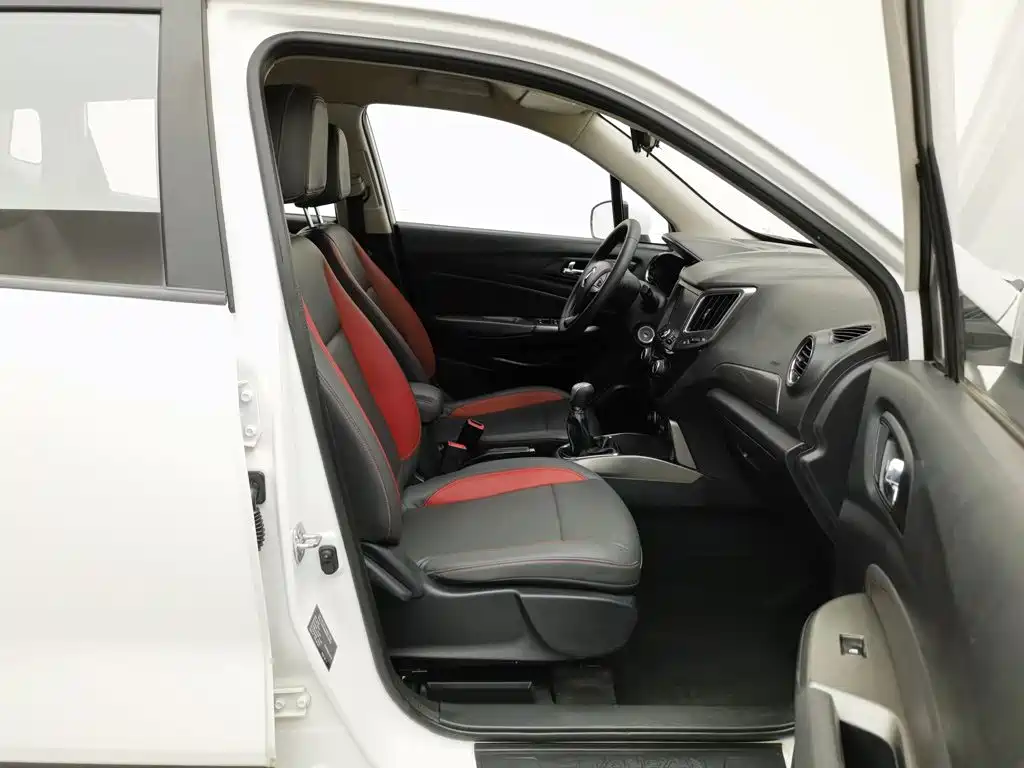 Фото 23 - Changan CS15