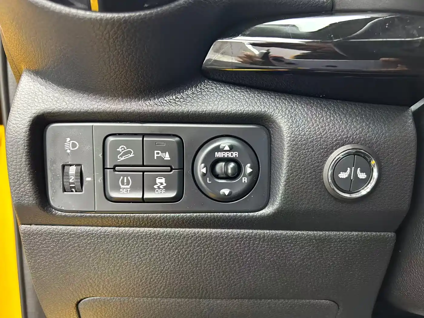 Kia KX1 2021 1.4L CVT Fun Sunroof Version фото 11