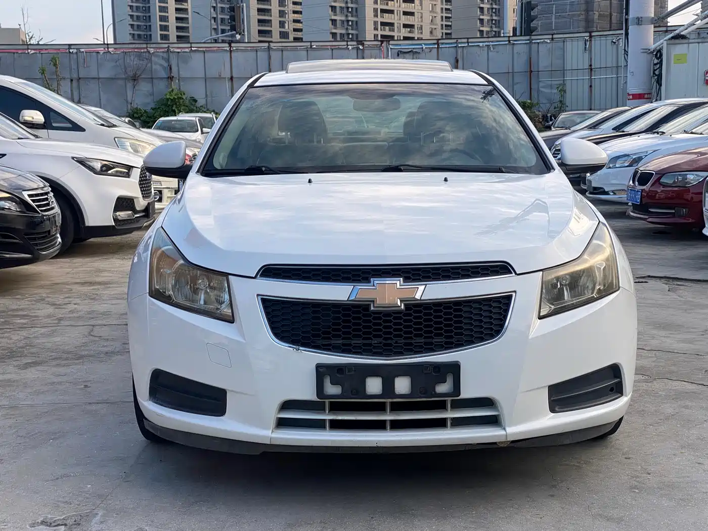 Photo 2 - Chevrolet Cruze