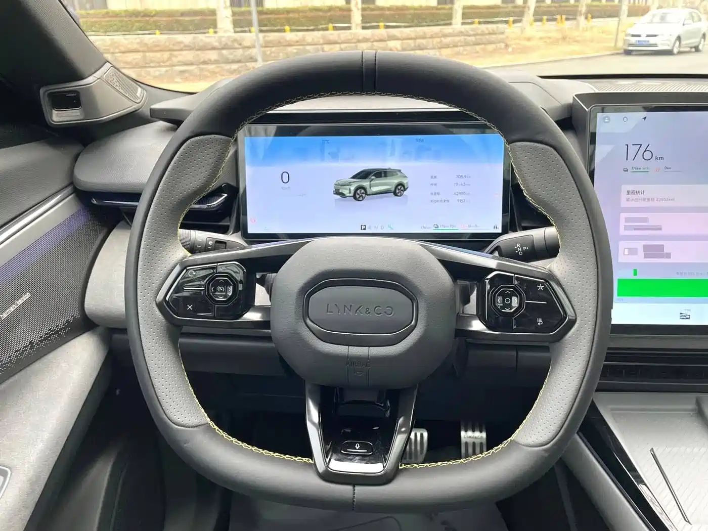 Lynk & Co 08 EM-P 2023 220km 4WD Performance Halo фото 16