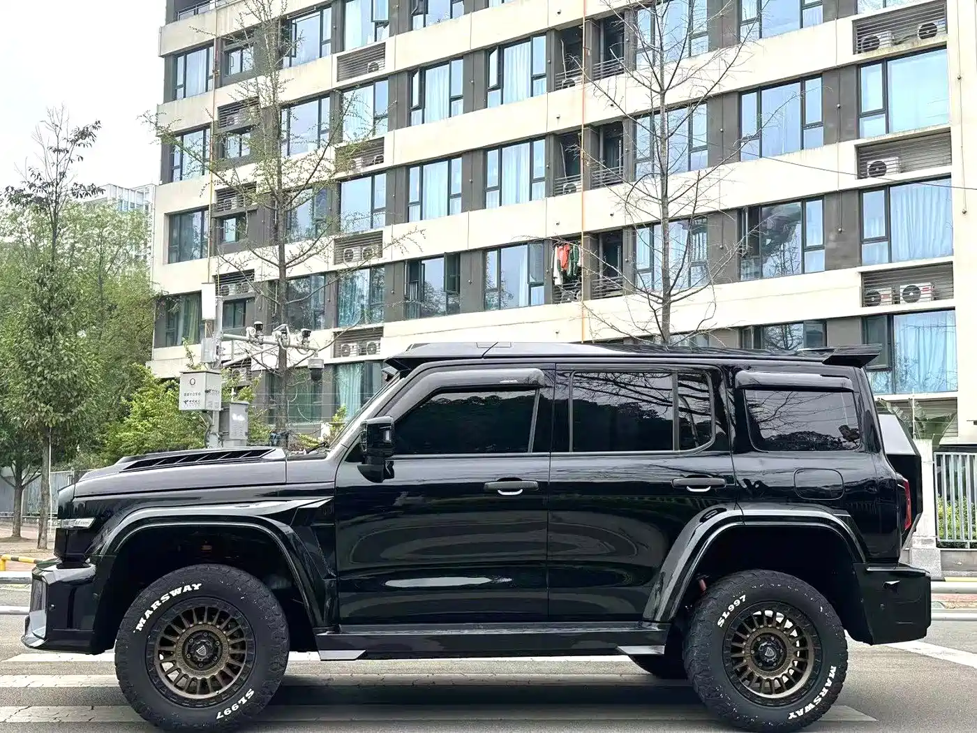 TANK 300