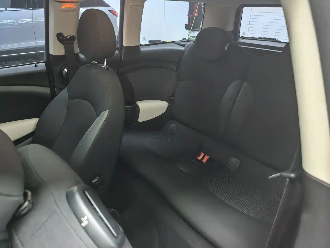 MINI CLUBMAN 2012 2011 1.6L COOPER Fun