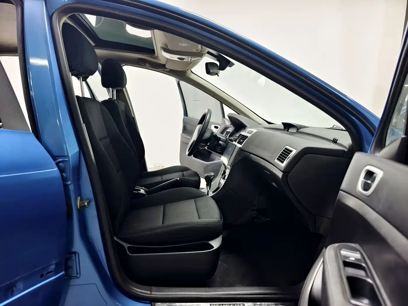 Peugeot 307 2012 2012 Hatchback 1.6L Auto Comfort