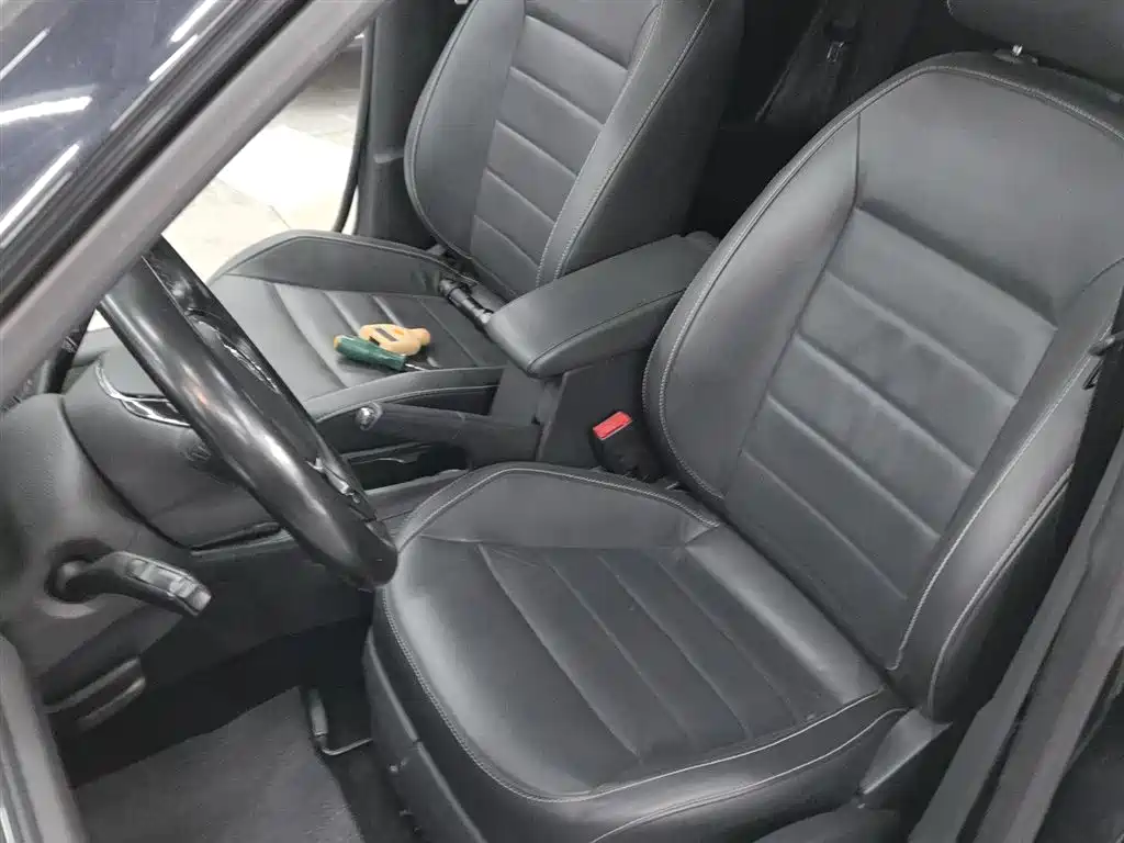 Volkswagen Lavida 2017 1.6L Manual Comfort Edition фото 19