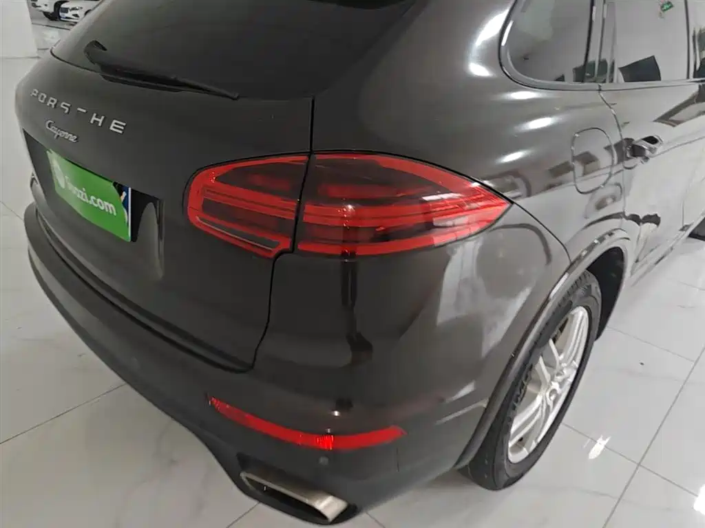 Porsche Cayenne 2016 Cayenne Platinum Edition 3.0T фото 8