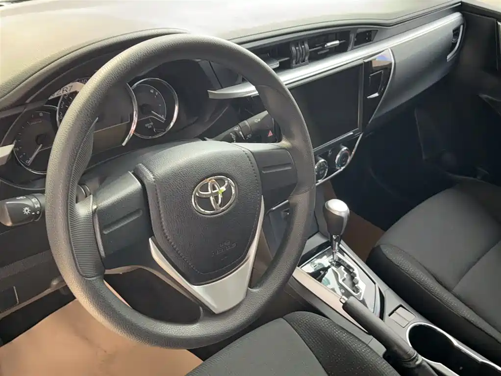 Toyota Corolla 2017 Facelift 1.6L S-CVT GL фото 5