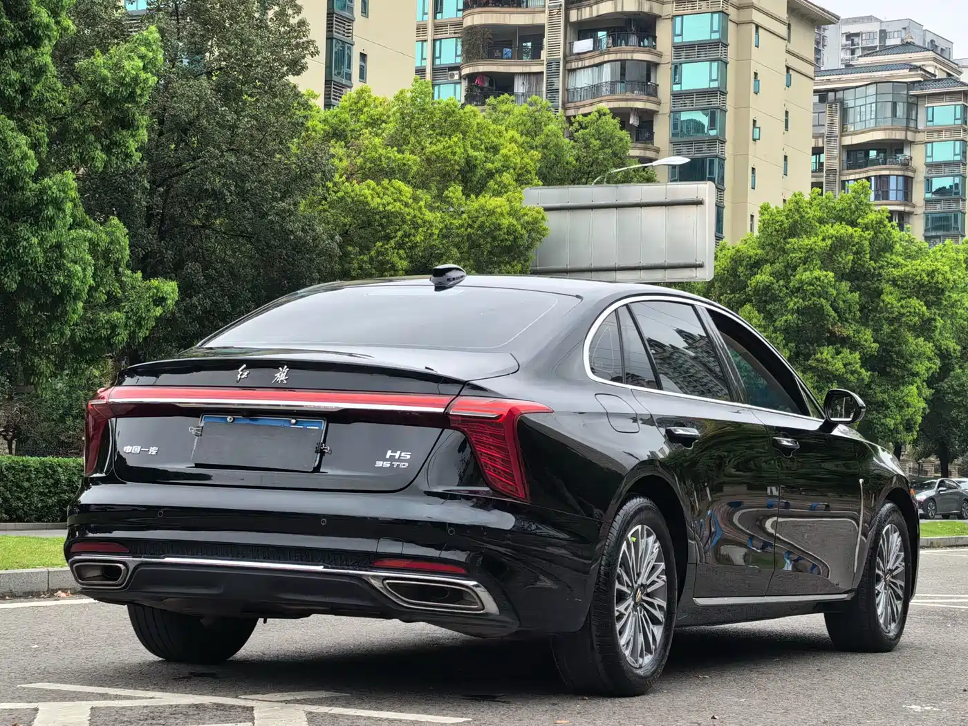 Hongqi H5 2024 1.5T DCT Smart Connect Flag Rhythm Edition фото 13