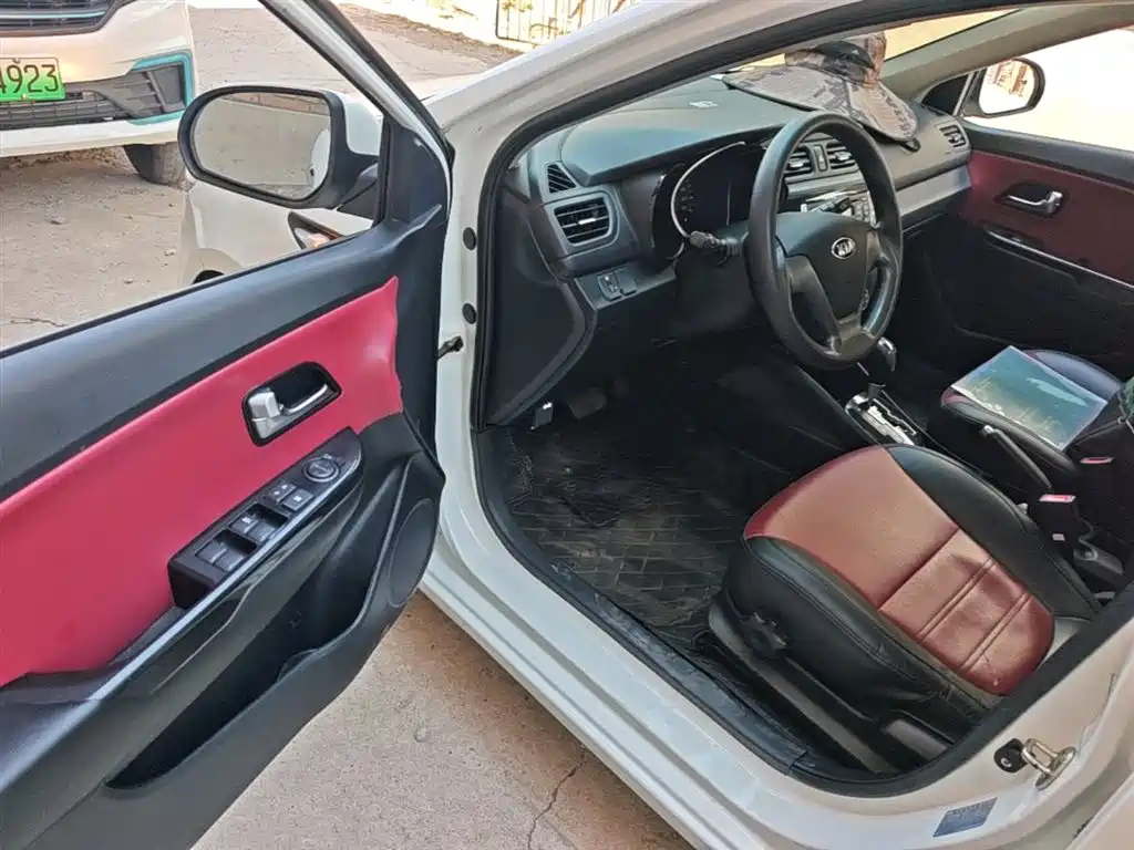Kia K2 2015 Hatchback 1.4L AT GLS Cool Edition фото 16