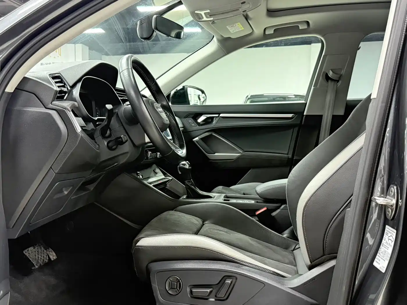 Audi Q3 2022 35 TFSI Fashion Elegance фото 16