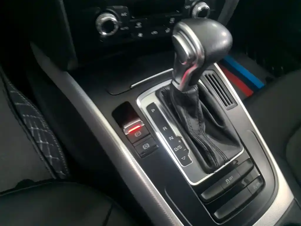 Audi A4L 2015 30 TFSI Auto Comfort фото 14